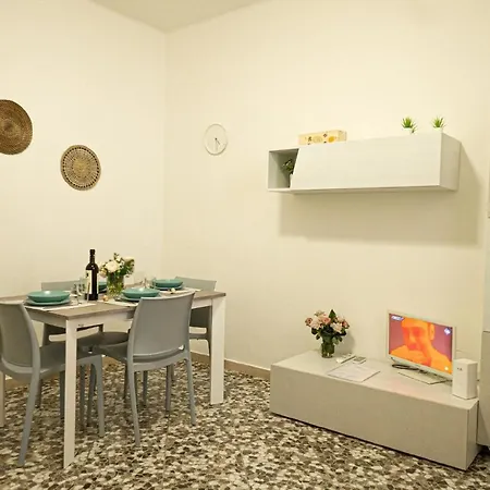 Fuer 4 Personen Ca 75 Qm In Bari, Adriakueste Italien Ostkueste Von Apulien Apartman *